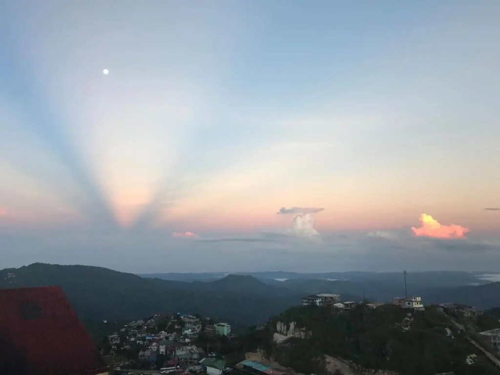 Vacation House in Baguio with Amazing Sunset Views