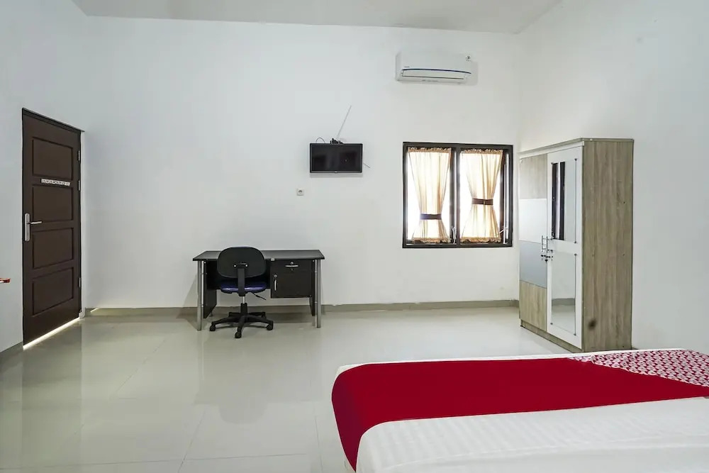 OYO 90595 Ferezsa Kost Syariah