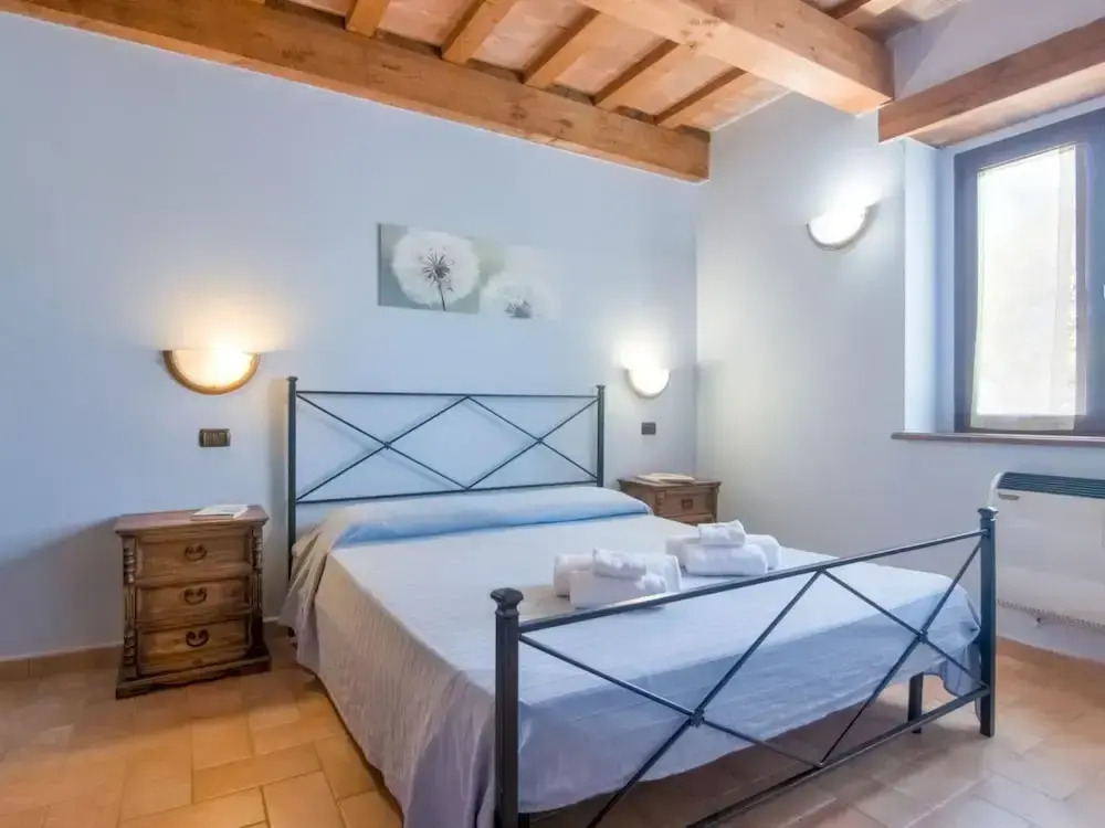 Cozy Farmhouse in Apecchio with Hot Tub