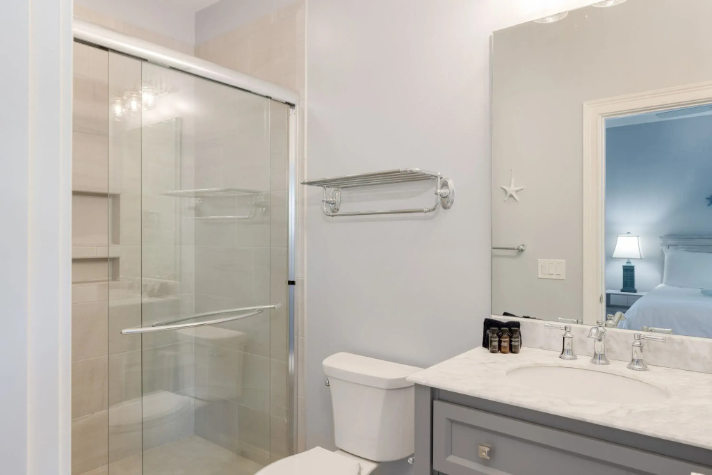 Sweetbay by Avantstay 1 Min Walk to Beach + Pool