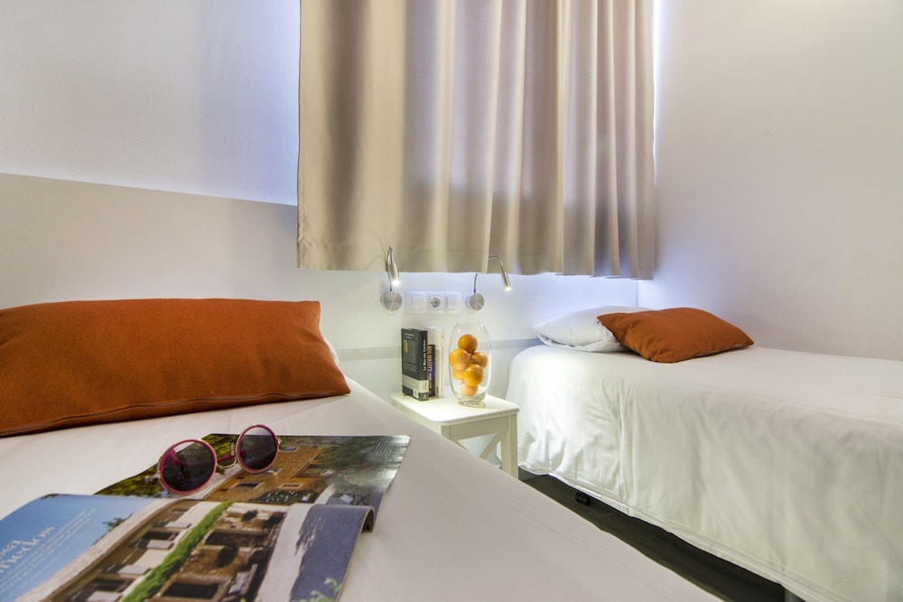 Happy People Sagrada Familia Apartments