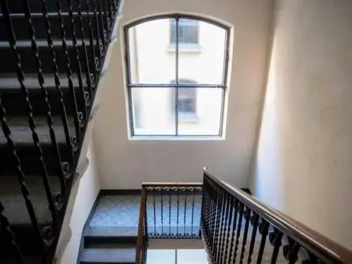 Stylish Boutique Apartment-City Center