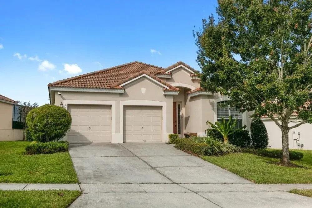 4 Bed / 4 Bath Villa on Windsor Hills Home