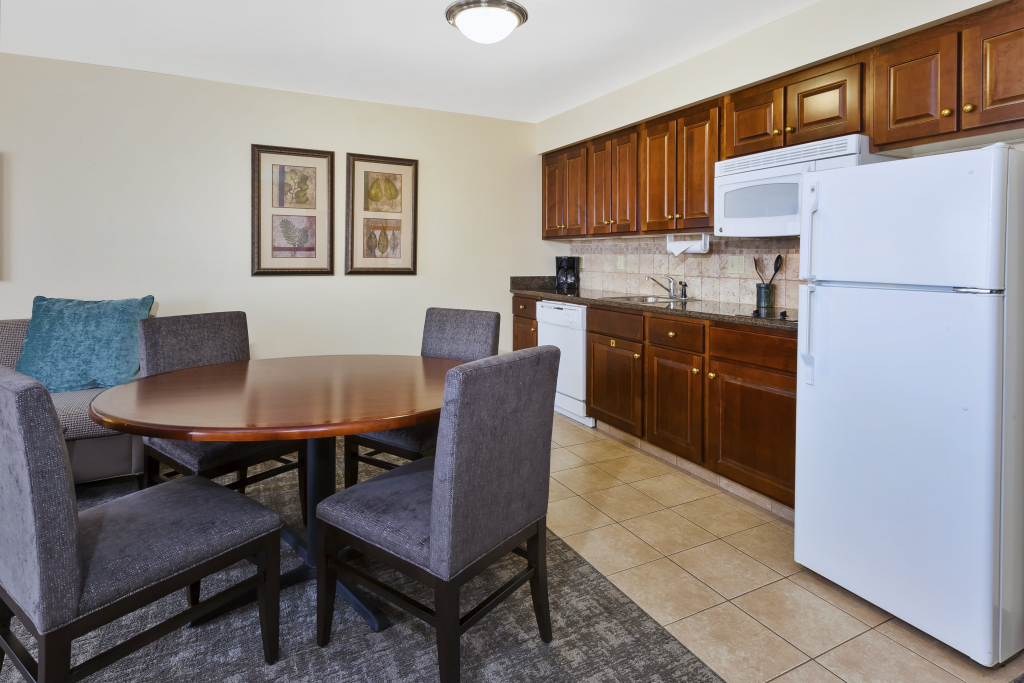 Staybridge Suites Lansing-Okemos by IHG