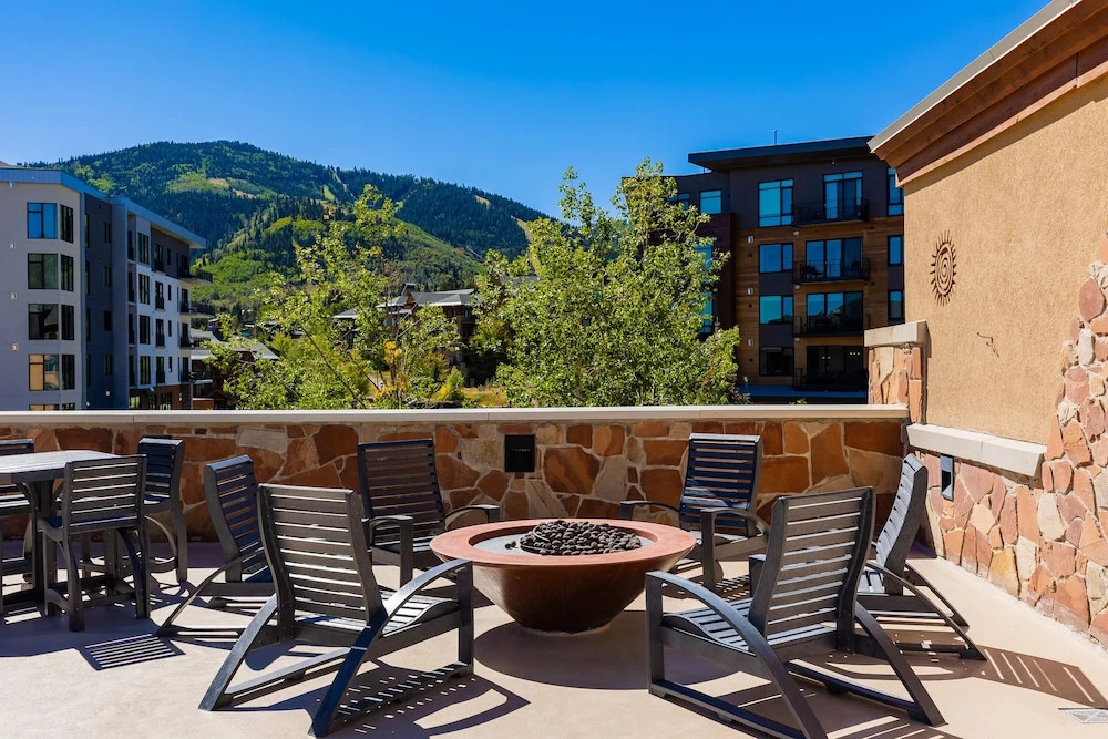 Sun Dialed-In Deluxe - Canyons Village Center