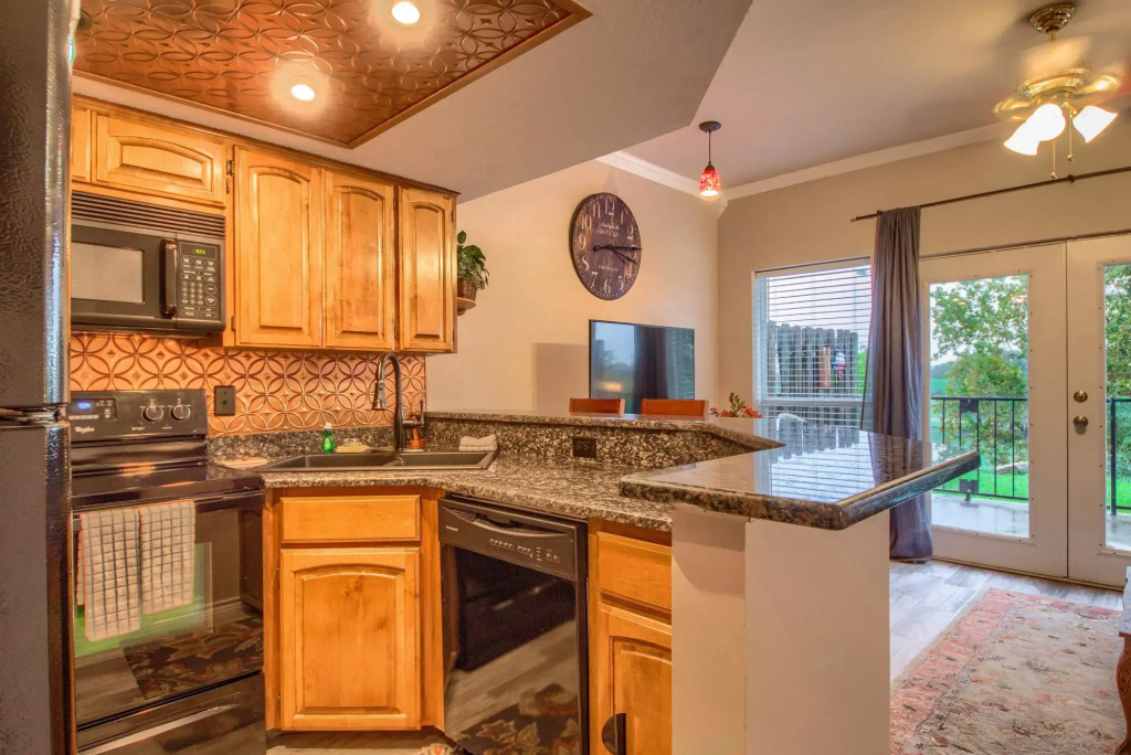 Riverside Condo SS 4B