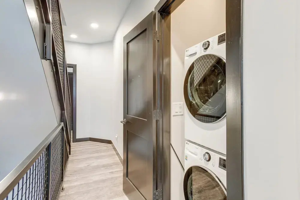 Rooftop Hot Tub + Views: Townhome in Winter Park