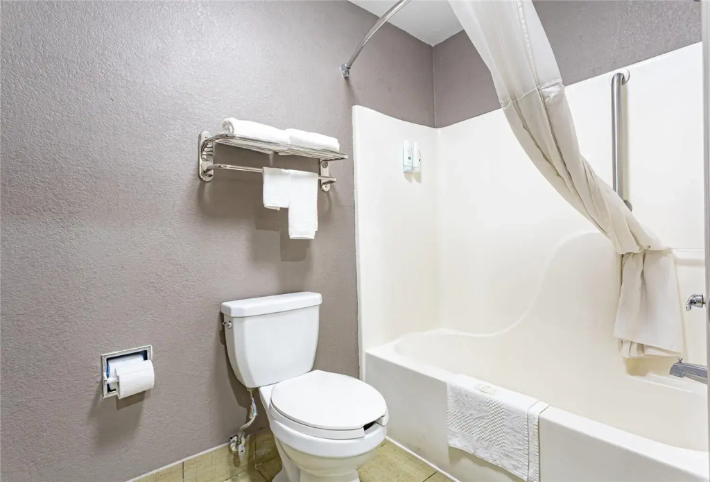 Quality Inn Edmund Pettus Bridge area