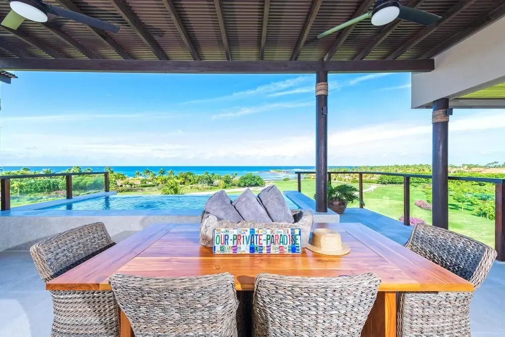 Sunny Vacation Condo 5