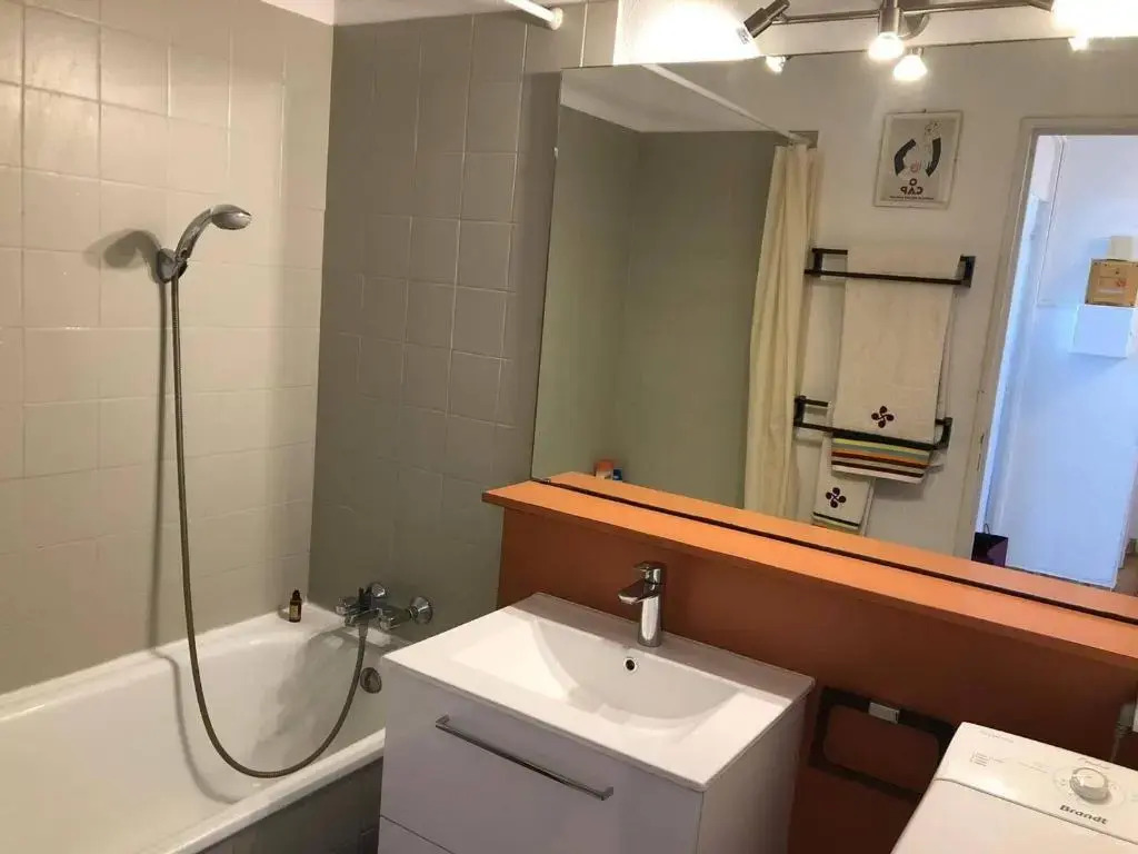 Appartement Cap d'Agde, 3 pièces, 6 personnes - FR-1-249-38