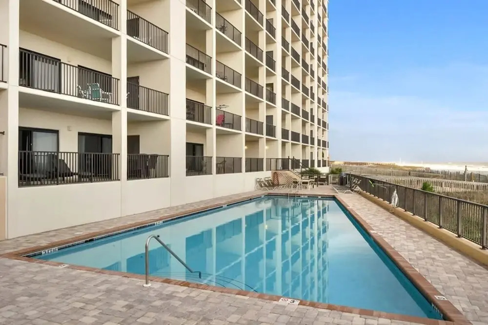 Palms 404- 4th Floor Corner Unit Beach