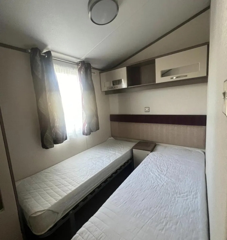 2 bed Platinum-sleeps 6-decking-free Parking