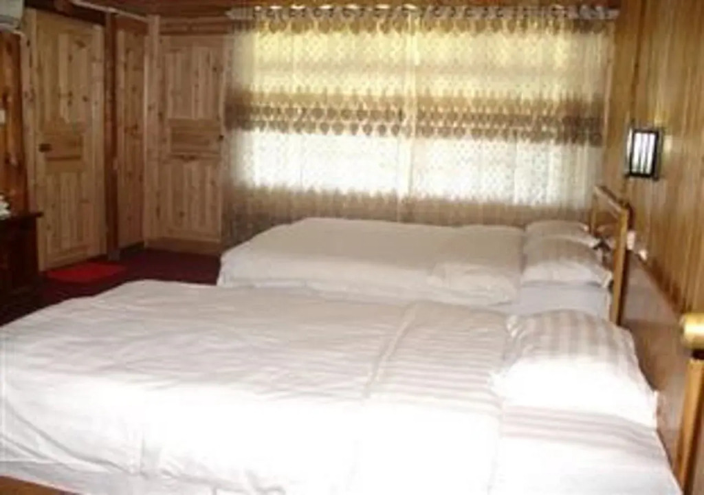 Dong Village Hotel