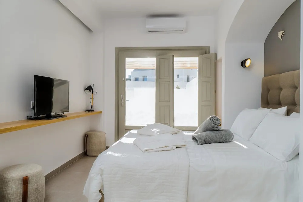 Symphony Suites Santorini