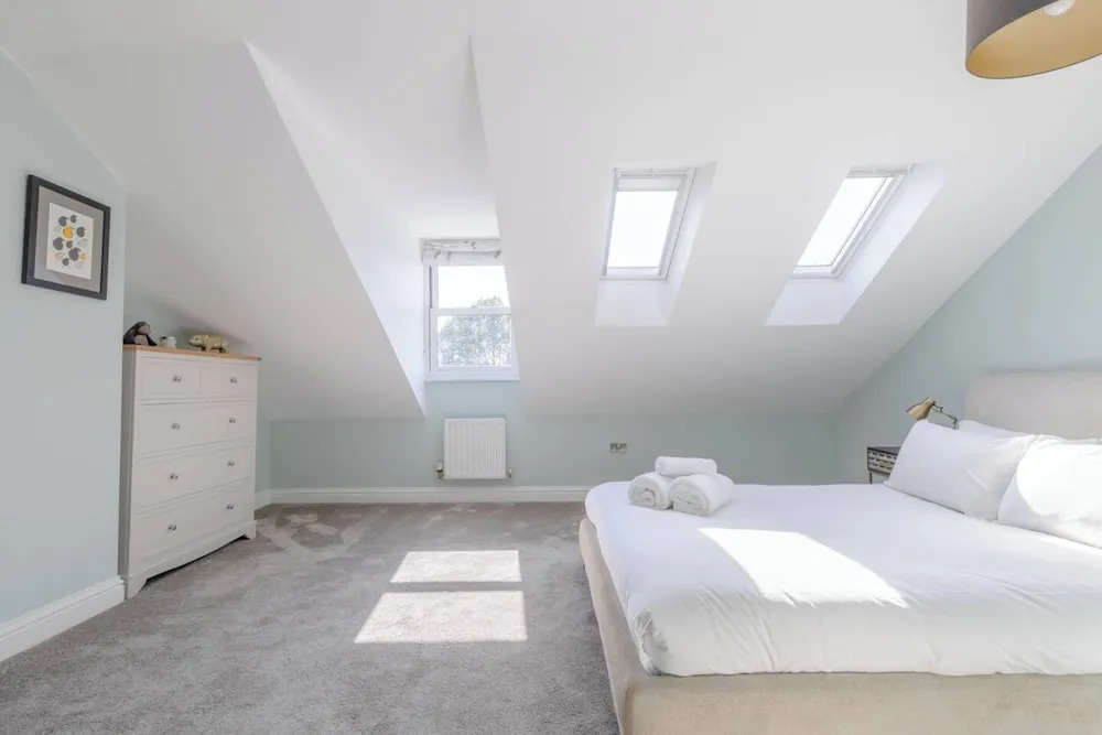 Beautiful & Modern 3BD House- Kennington!