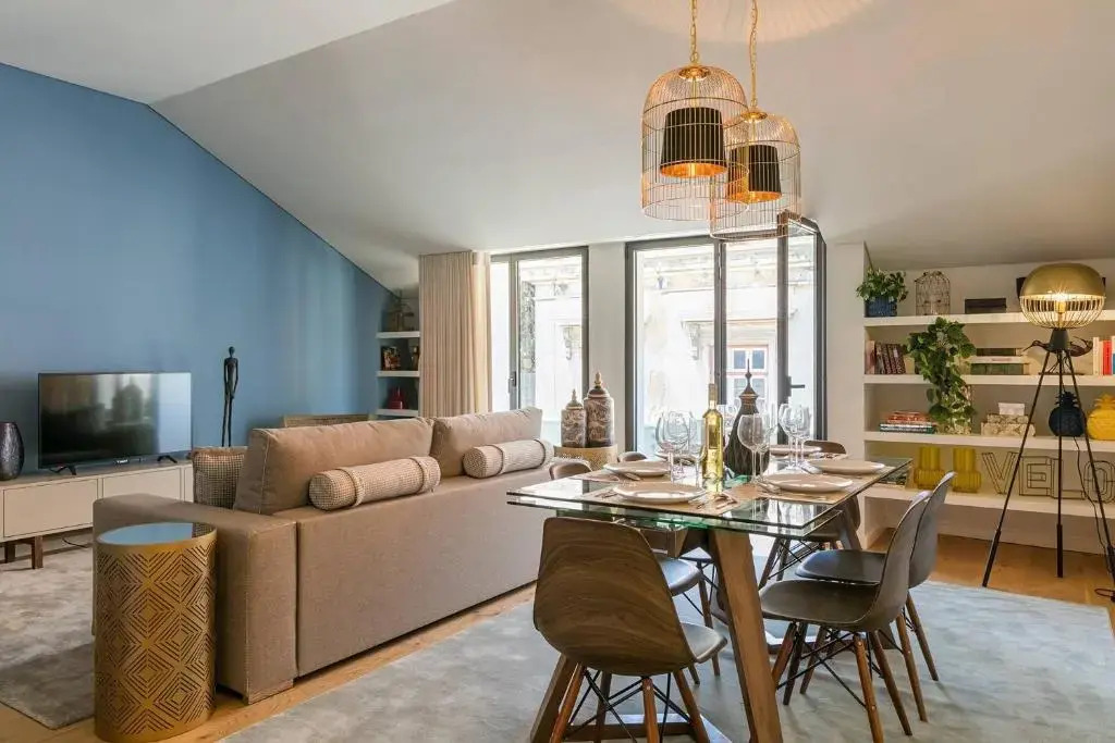 Very central and cool 2 bed apartment with balcony & parking 77 by Lisbonne Collection