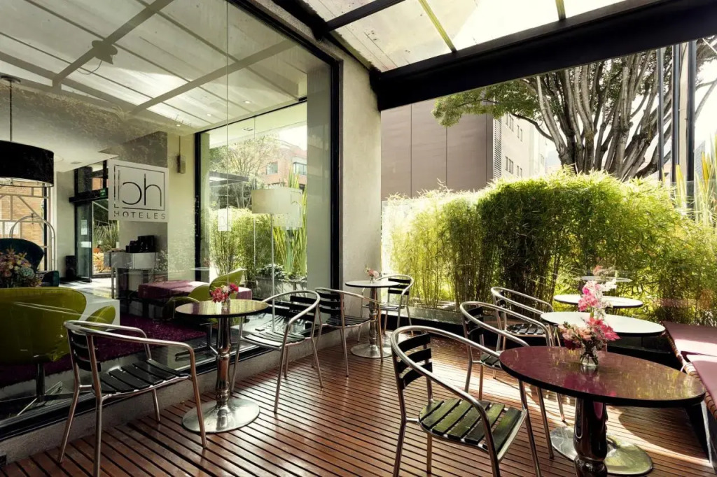 Hotel bh Parque 93