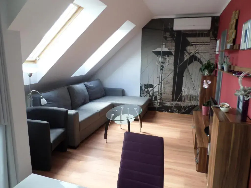 Cecília Apartman