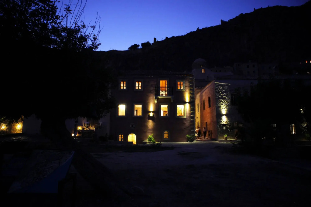 Theophano Art Hotel
