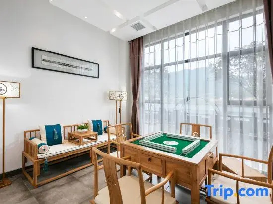 Simple Hotel (Zixing Dongjiang Lake)