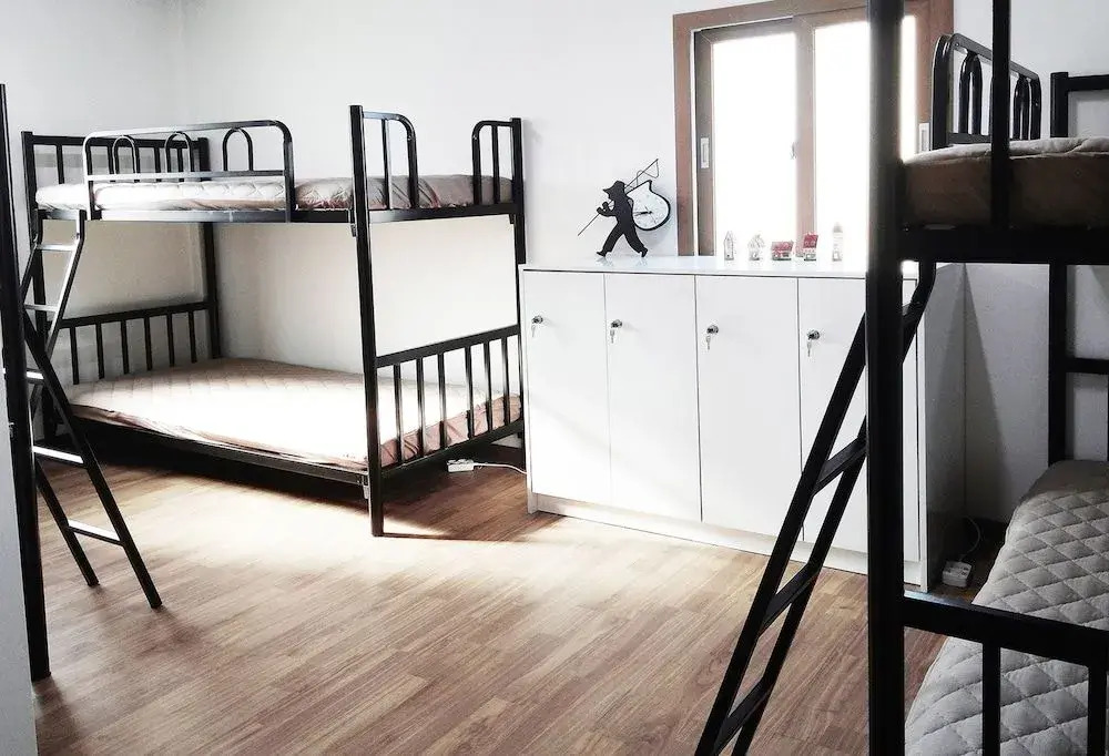 Guesthouse Enoch - Hostel
