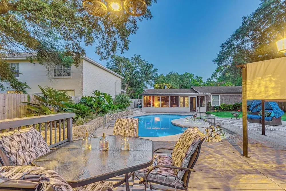 Fort Walton Beach Home w/ Pool: 5 Mi to Beach!