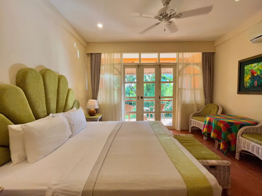 Coco Grove Beach Resort, Siquijor Island