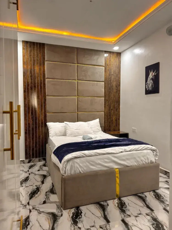 A Luxurious Single Room - The Paletinos