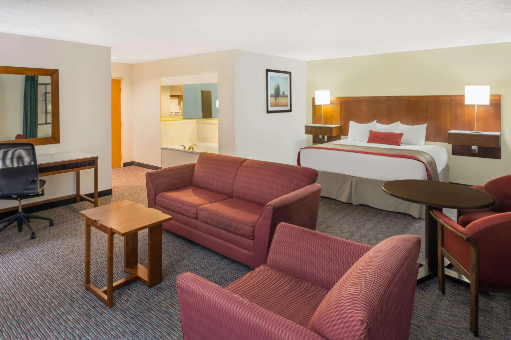 Crystal Inn Hotel & Suites