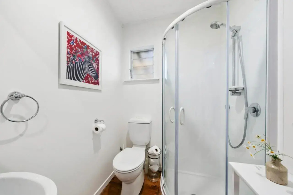 The Long House - Waikanae Holiday Home