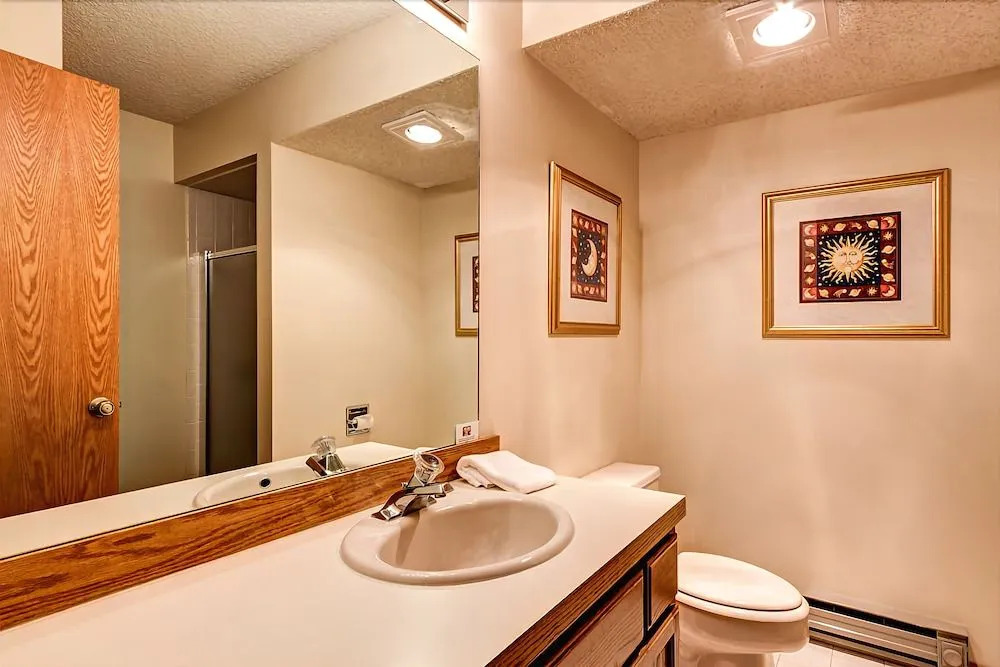 Woods Manor Condo