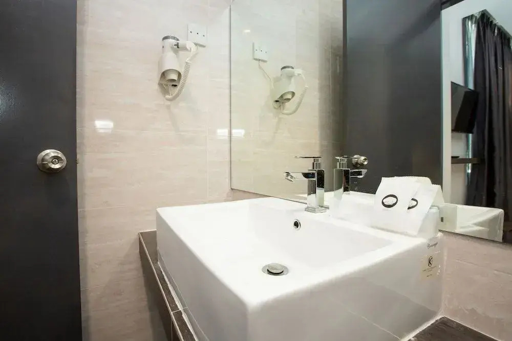 1 Hotel Signature