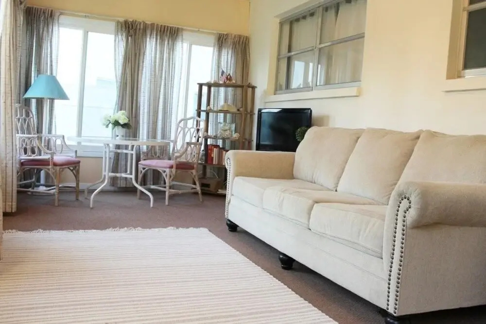 Cozy Cottage #212085 2 Bedrooms 2 Bathrooms Cottage