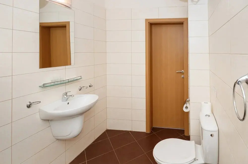 Sunny Beach Retreat - 2-bedroom Apartment