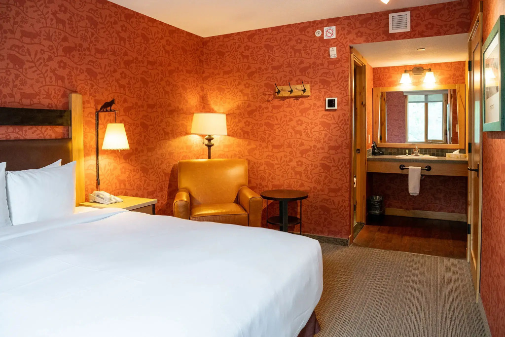 Fox Hotel and Suites