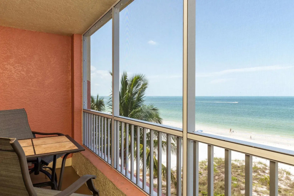 Casa Playa Resort