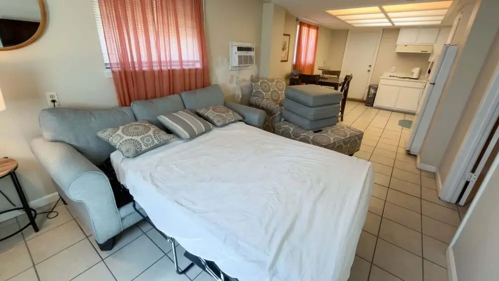 Unique 2 In 1 Bayviews Pool 3 Bedroom Condo