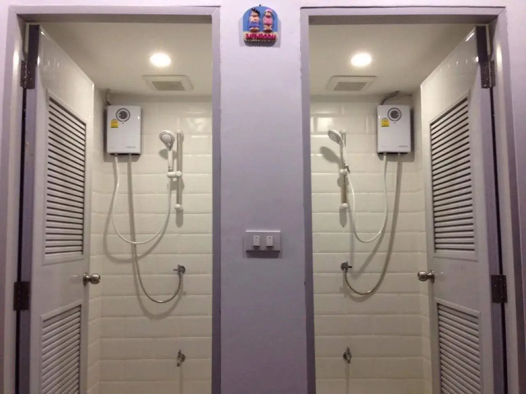 D-hub Hostel