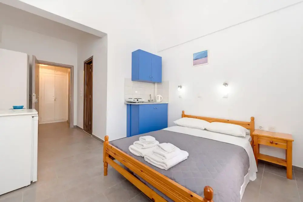 Andreas Studio Perissa in Santorini
