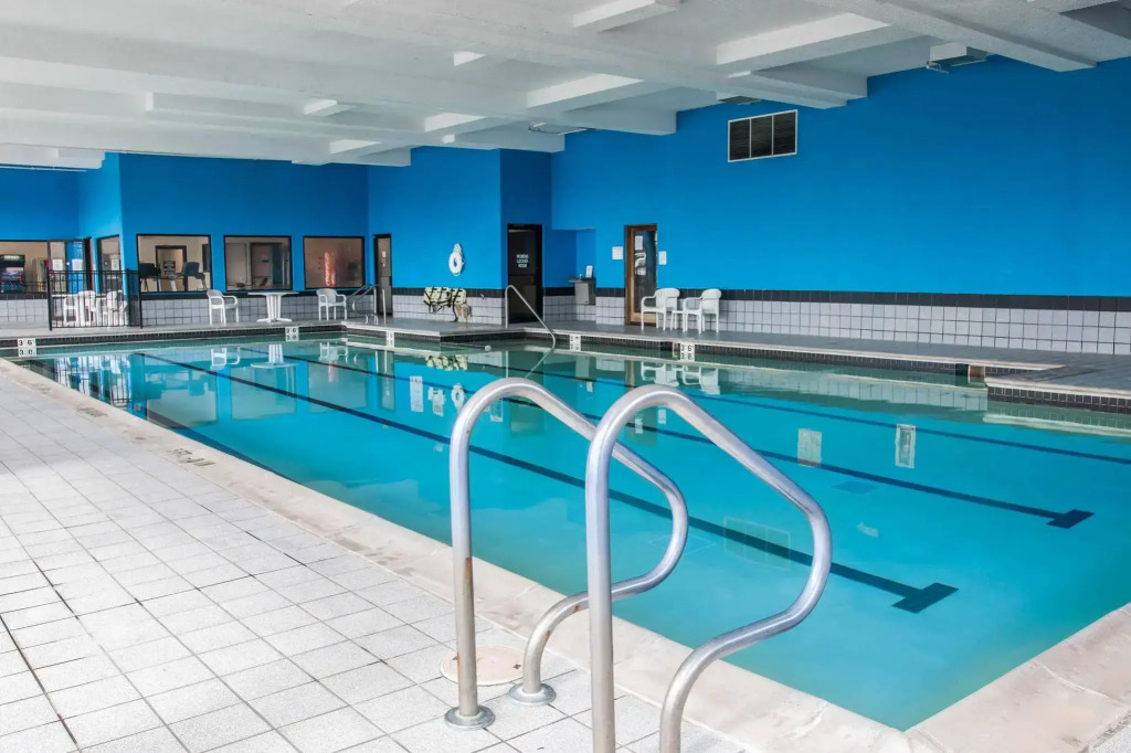 American Inn & Suites