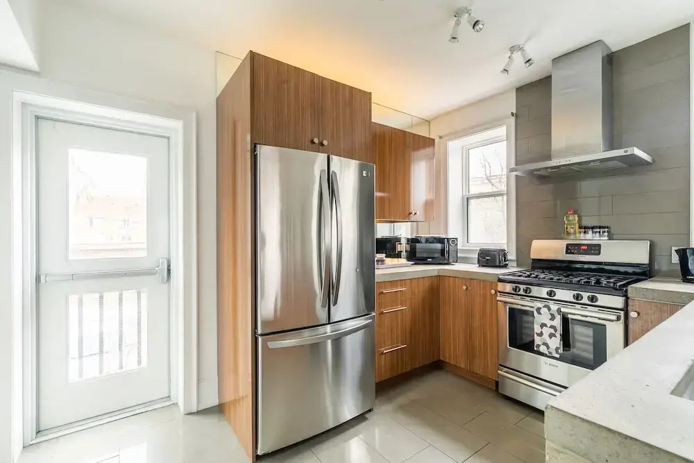 Stylish and Upscale 2BR Loft - Near Queen Street