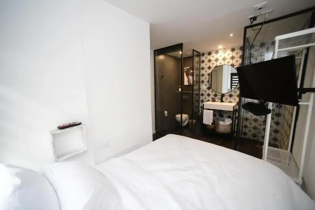 Z32 Luxury Boutique Apartments