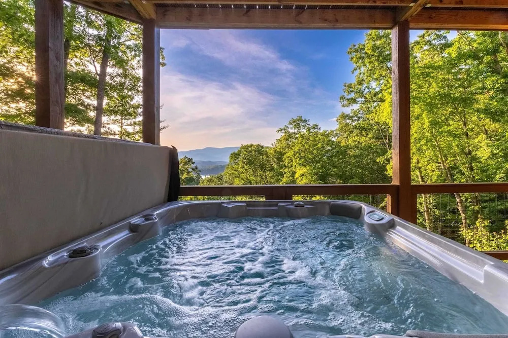 Luxury Cabin Lake View Access Theater Game Room