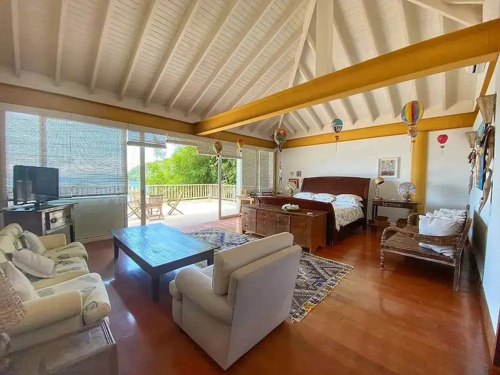 Red Beach Mansion