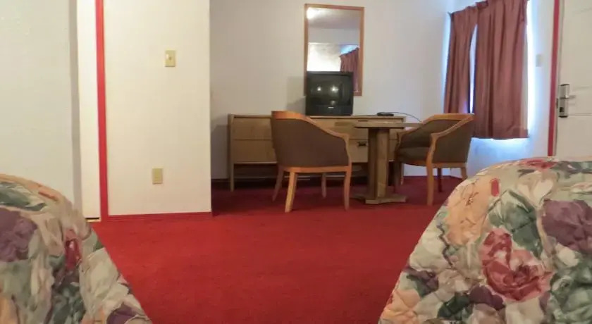 Courtesy Inn Motel