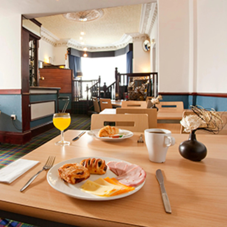 Piries Hotel