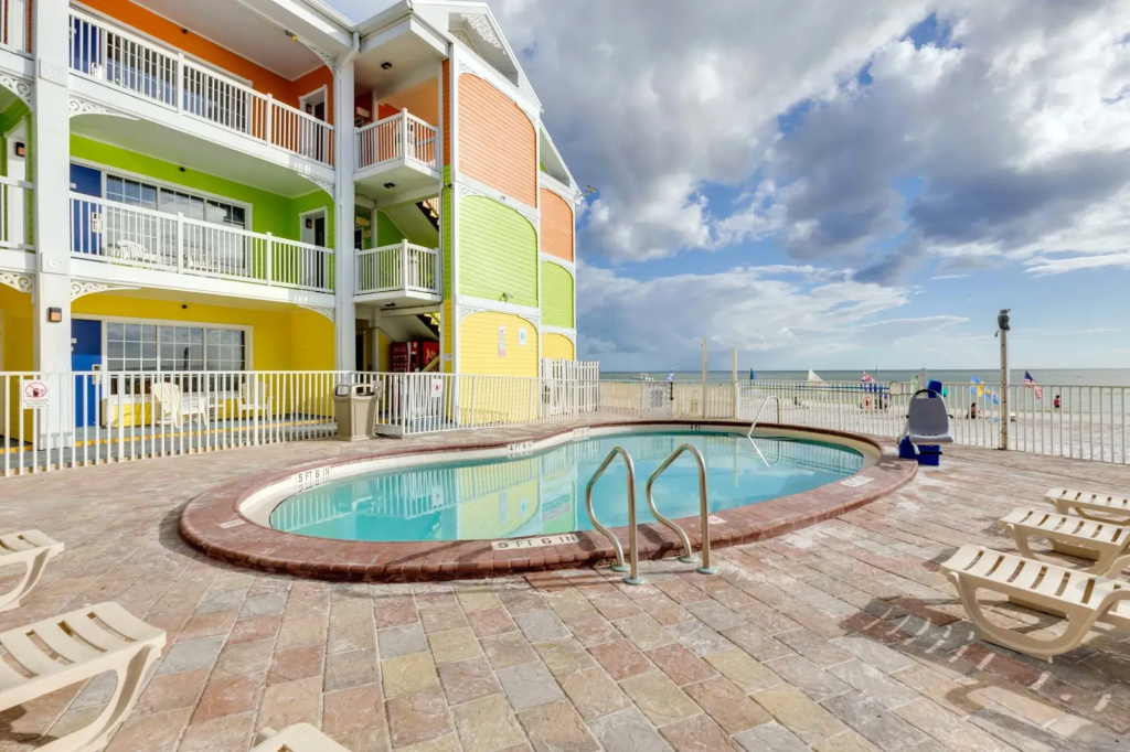 Pierview Hotel and Suites