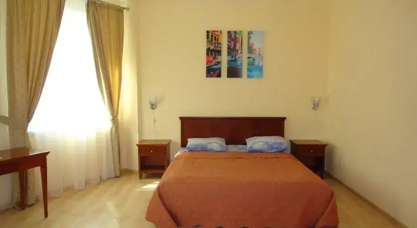 City Hotel
