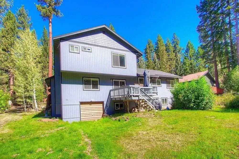Creek Side Summit 4 Bedroom Home by RedAwning