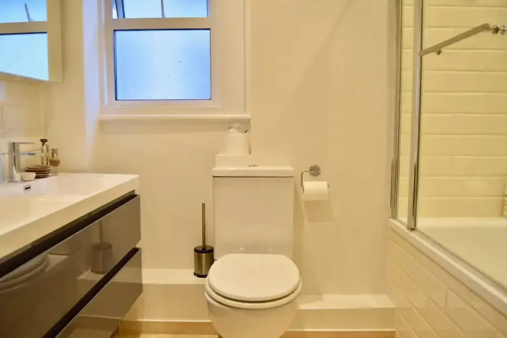 Luxury 3 Bedroom Family Home With Garden